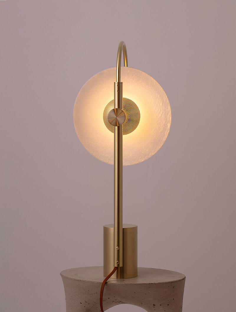 APERTURE TABLE LAMP par Allied Maker