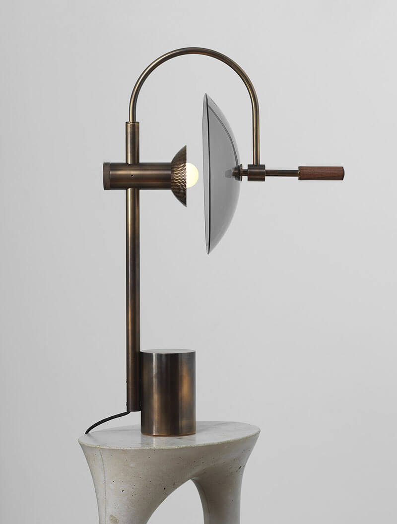 APERTURE TABLE LAMP par Allied Maker