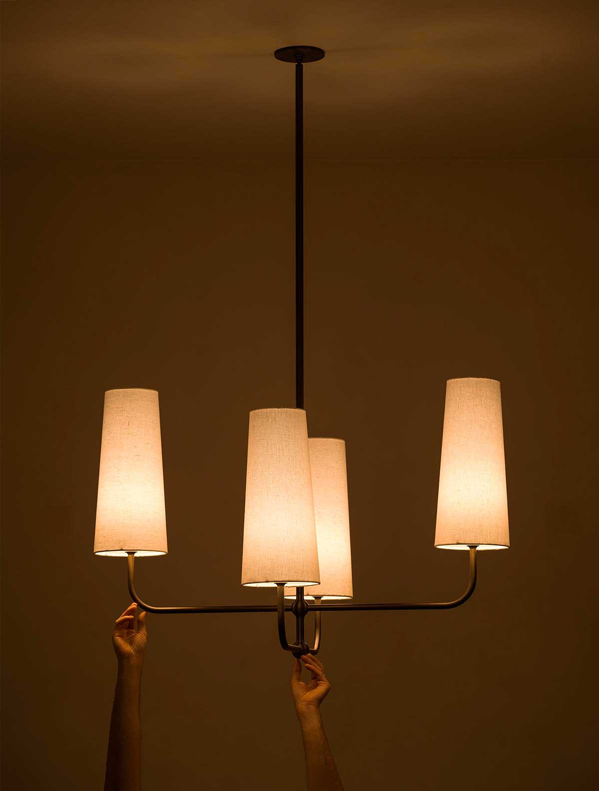 BOLA 4 CHANDELIER par Allied Maker