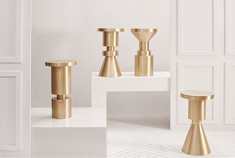 COUNTER HEIGHT CHESS STOOLS par Anna Karlin