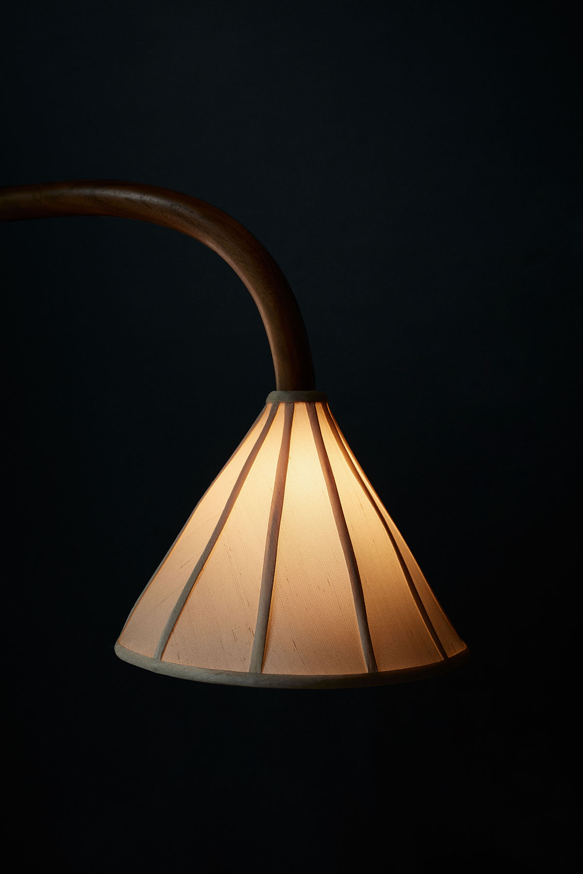 MULBERRY CONE PENDANT - DUO par Anna Karlin