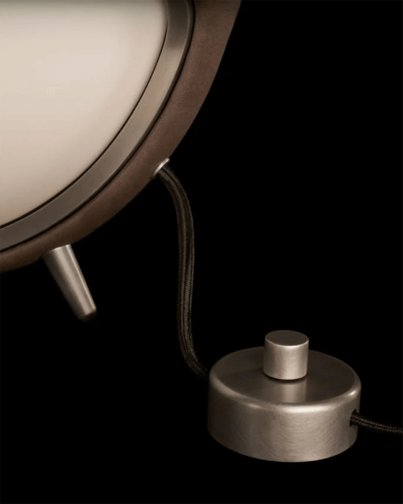 REPRISE TABLE LAMP par Apparatus