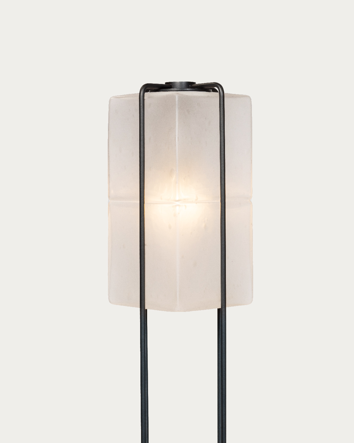 ALICE FLOOR LAMP par Atelier de Troupe
