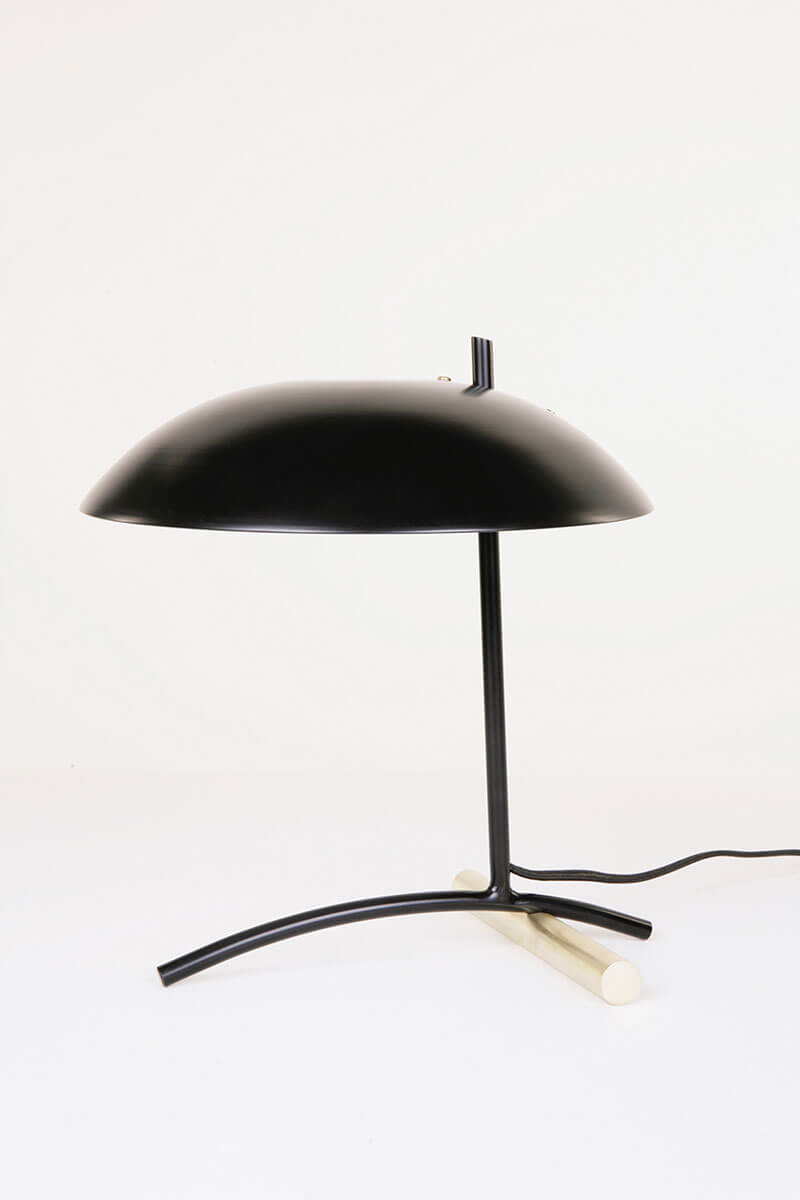 DE TABLE LAMP par Atelier de Troupe