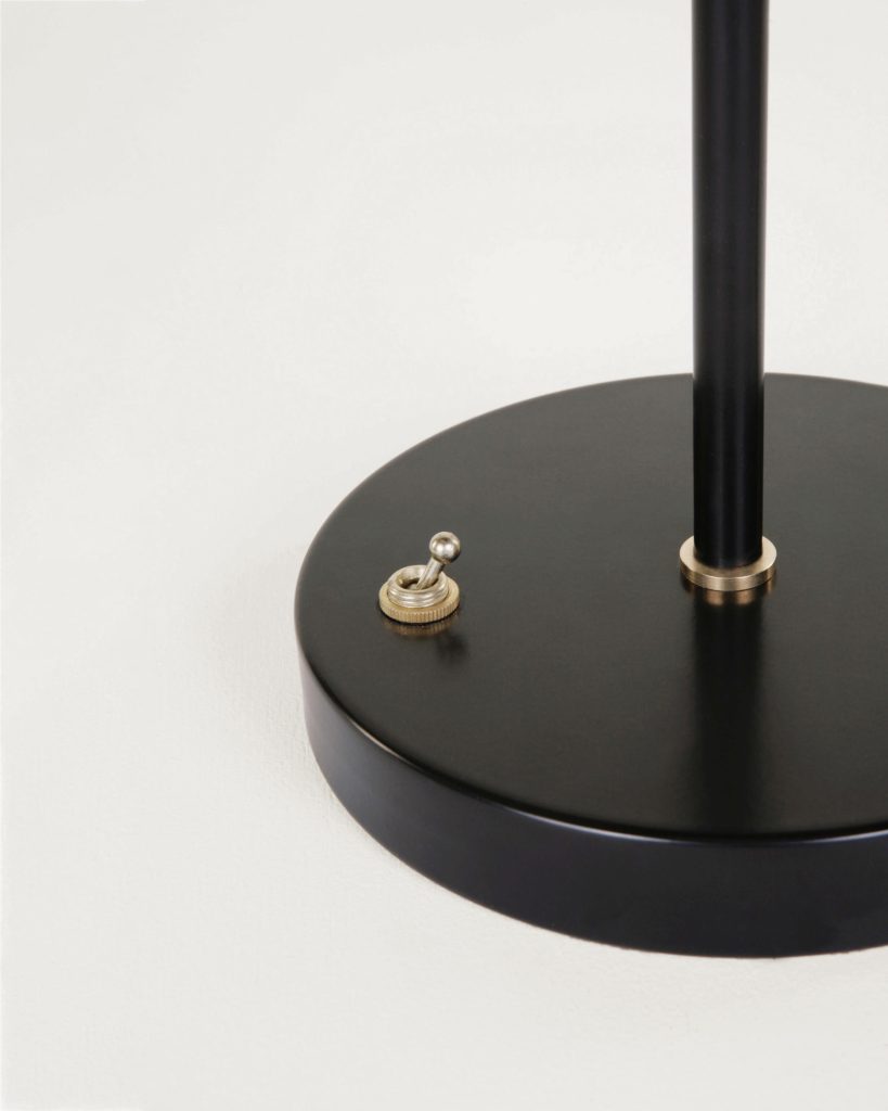 EPERON TABLE LAMP par Atelier de Troupe