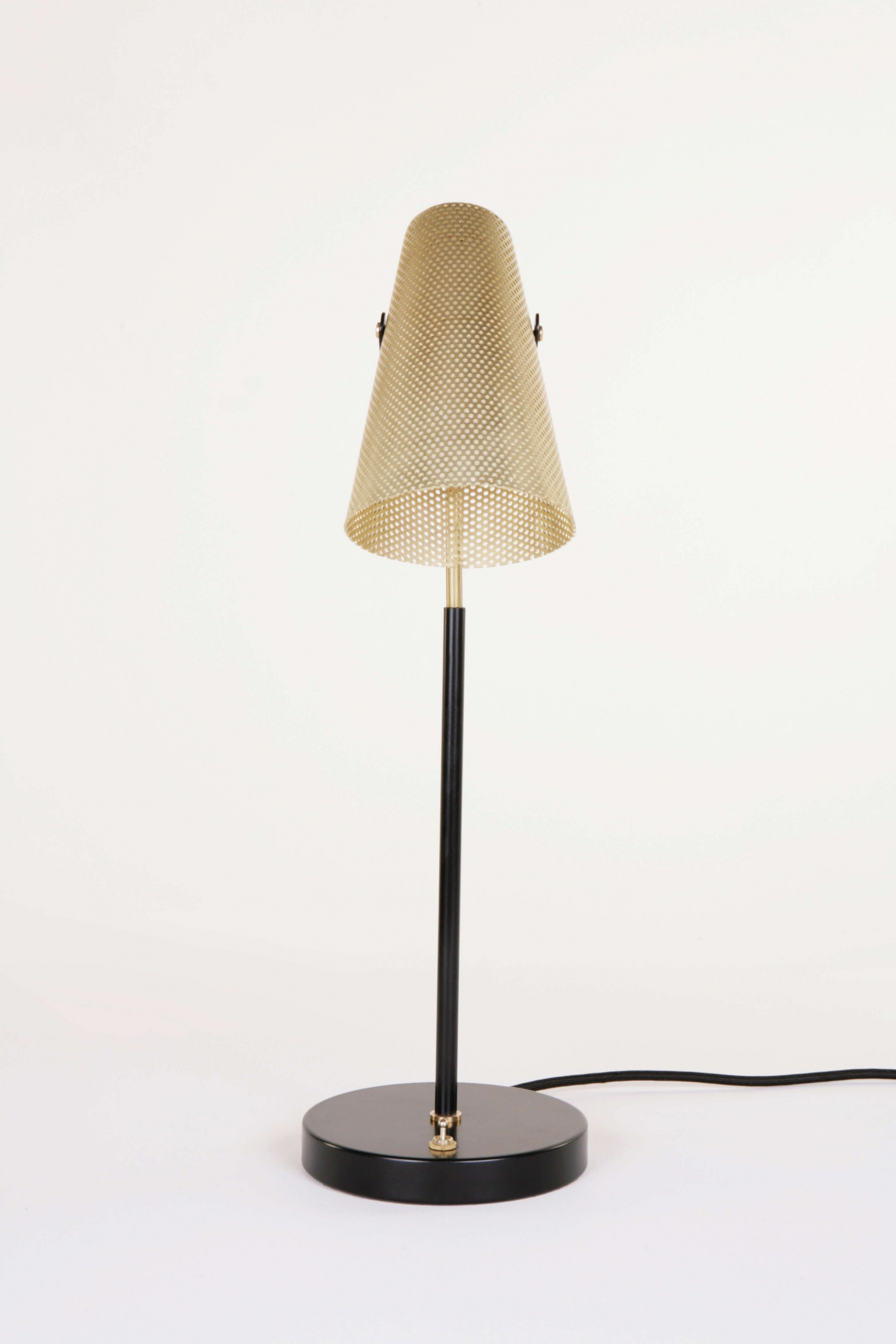 EPERON TABLE LAMP par Atelier de Troupe