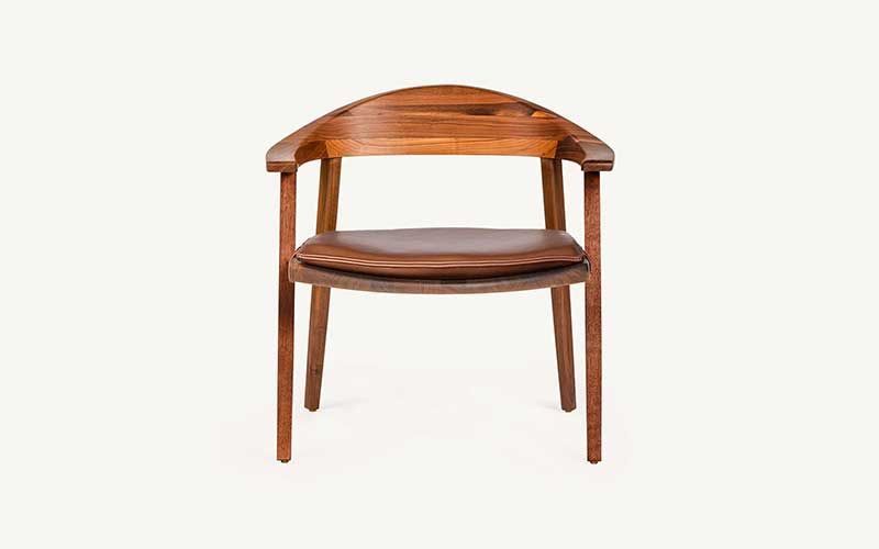 MANTIS LOUNGE CHAIR par BassamFellows