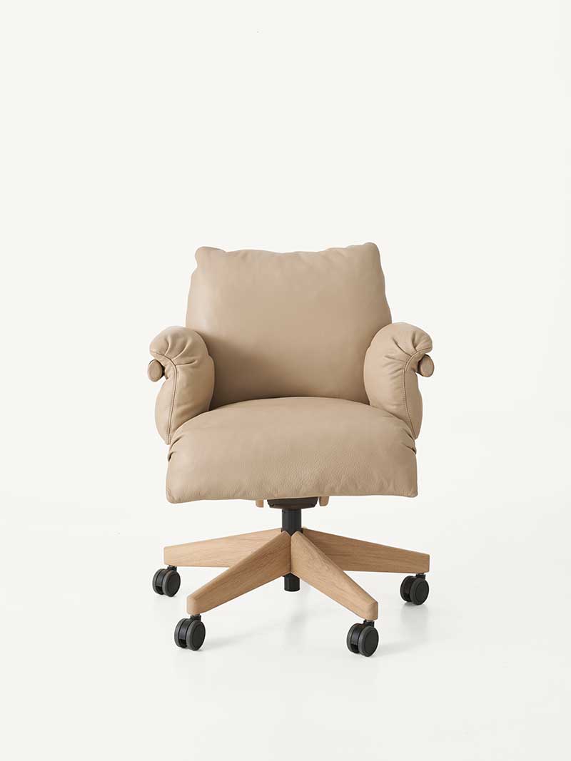 RAMUS LOW BACK CHAIR par BassamFellows