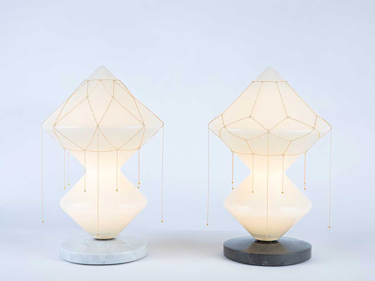 FKA THEMIS TABLE LIGHT par Bec Brittain