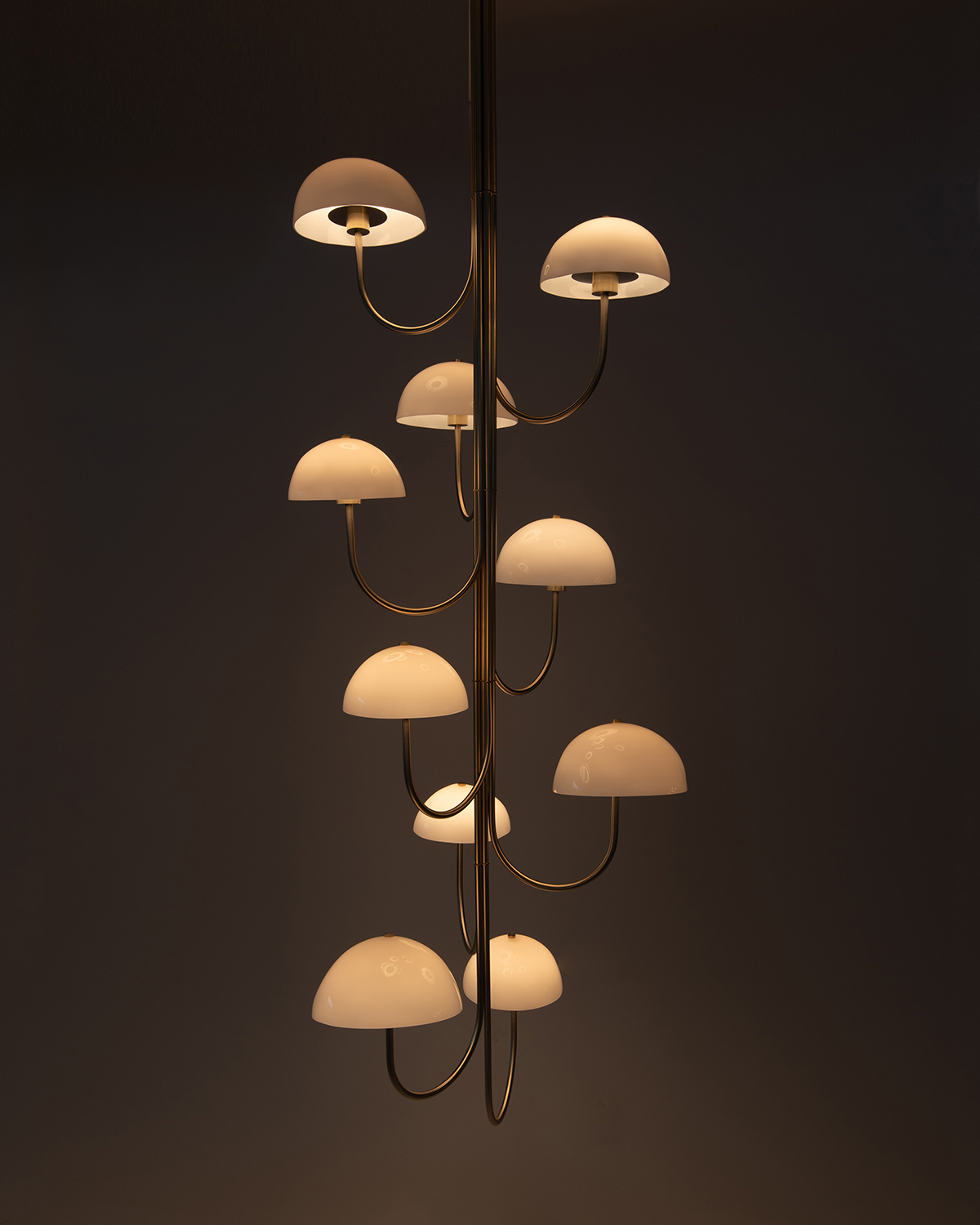 WILLA CHANDELIER - 10 LIGHT VERTICAL par Ben & Aja Blanc