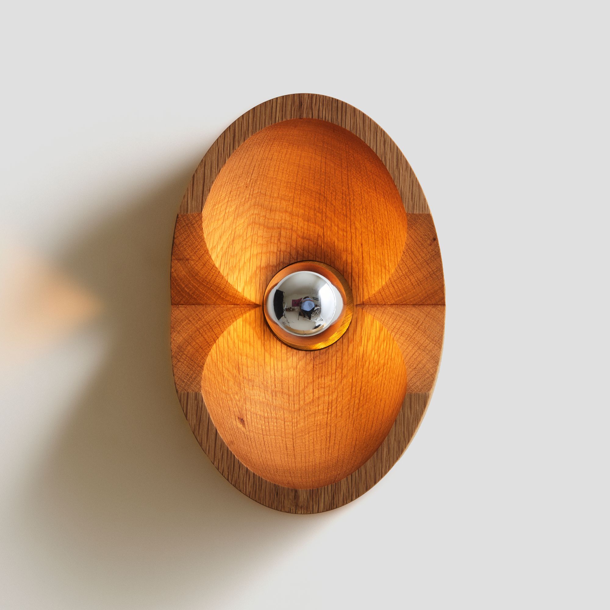 WOOD SCONCE OVAL par Blue Green Works