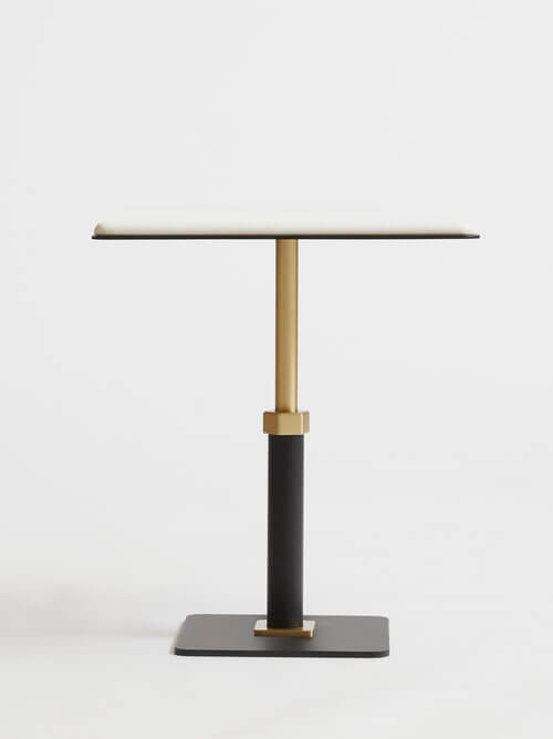 PEDESTAL SQUARE SIDE TABLE par Gabriel Scott