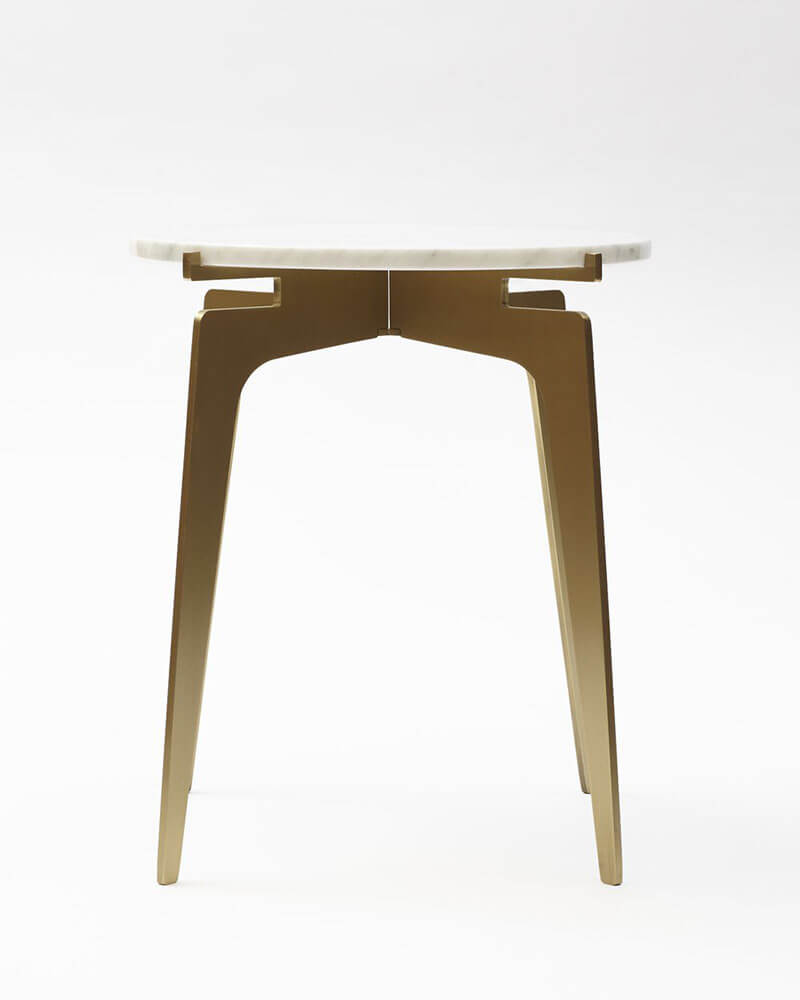 PRONG SIDE TABLE par Gabriel Scott