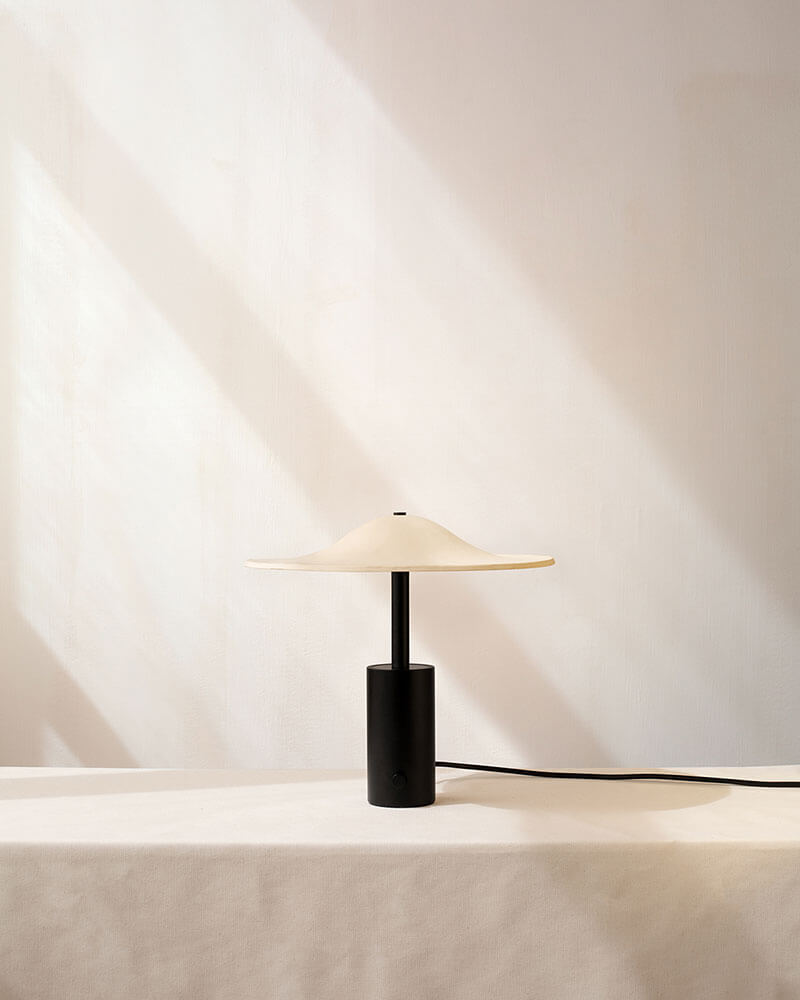 ALIEN TABLE LAMP par IN COMMON WITH