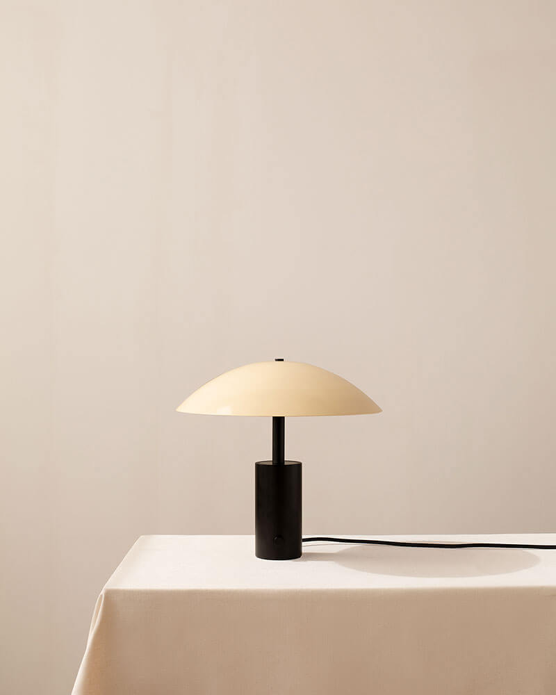 ARUNDEL LOW TABLE LAMP par IN COMMON WITH