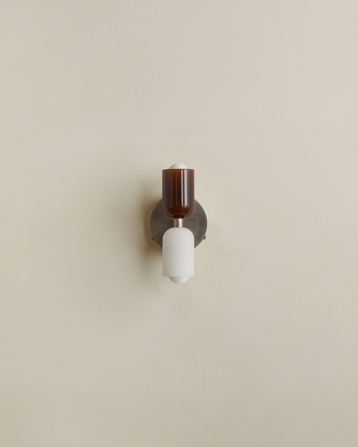 CHROMATIC GLASS UP DOWN SCONCE par IN COMMON WITH