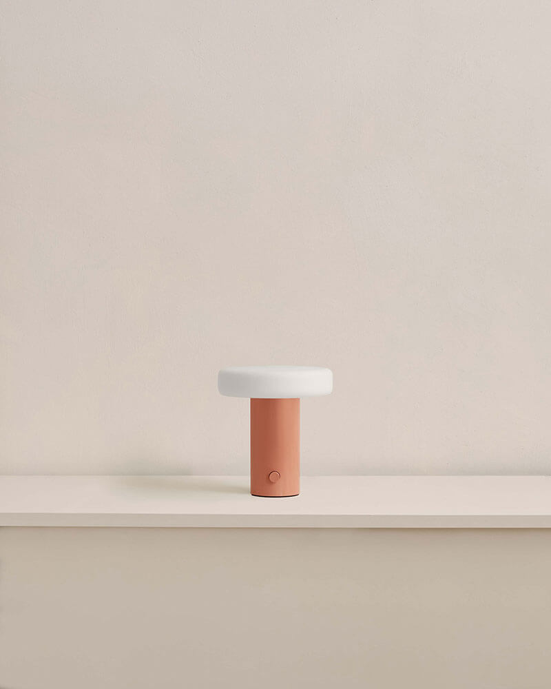 PUCK TABLE LAMP par IN COMMON WITH
