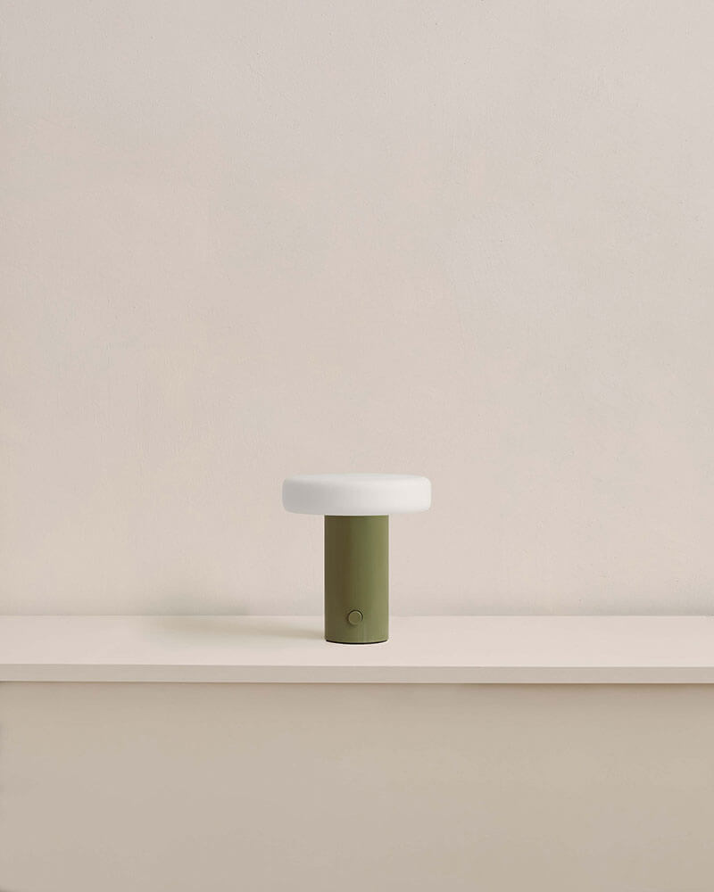 PUCK TABLE LAMP par IN COMMON WITH