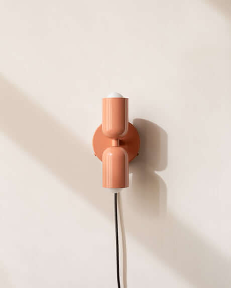 UP DOWN SCONCE, PLUG-IN par IN COMMON WITH