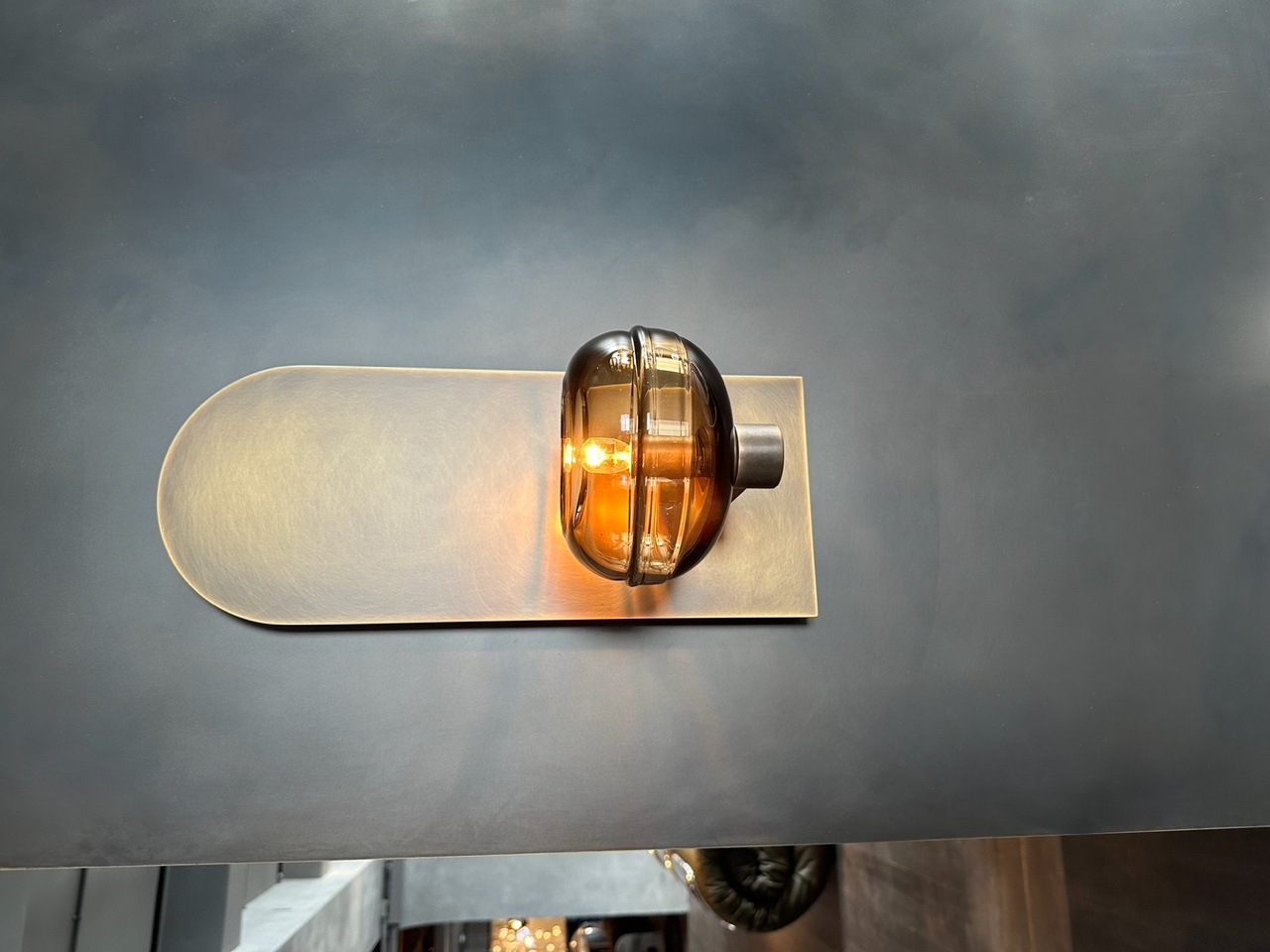 CLEAR BAND SCONCE par John pomp