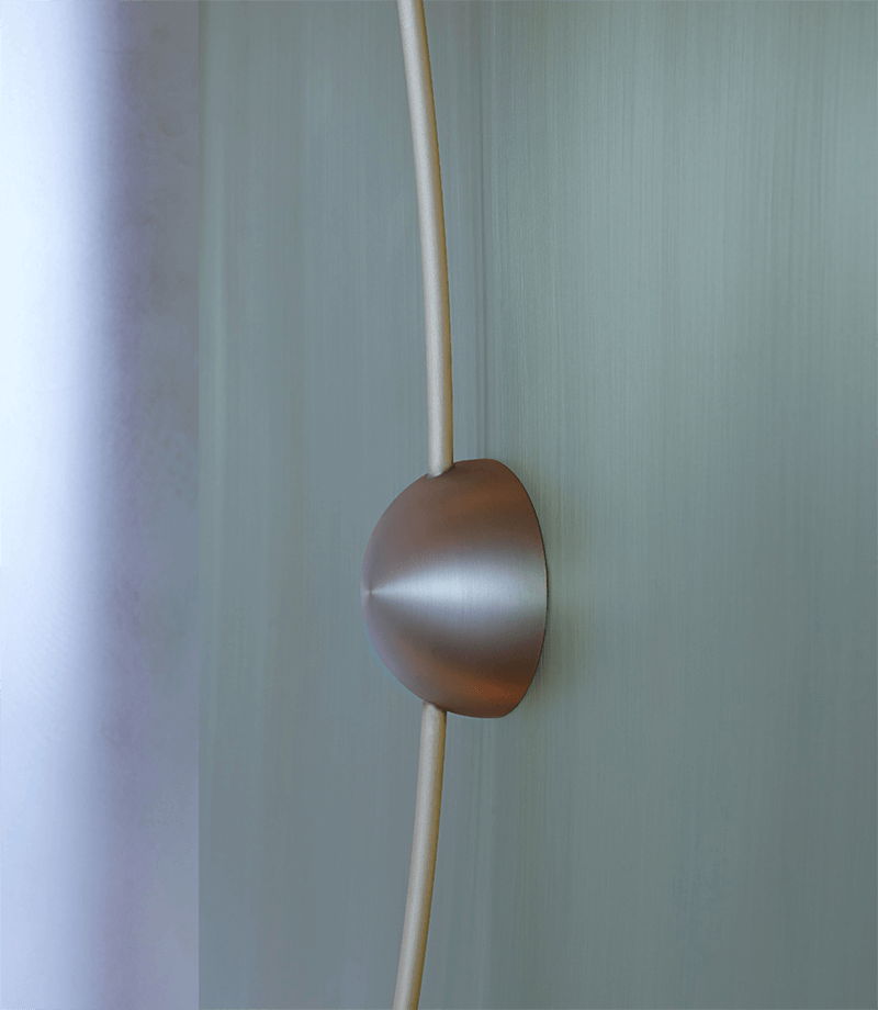 MOON ORCHID CREST SCONCE par John pomp