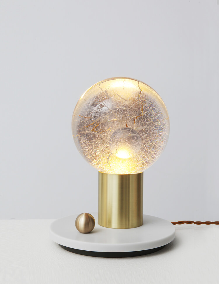 ATLAS TABLE LIGHT par L&G Studio