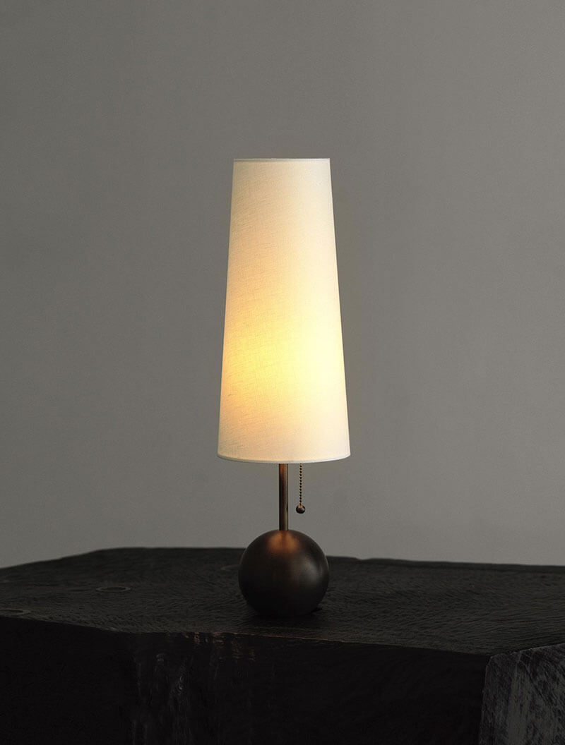 BOLA TABLE LAMP par Allied Maker