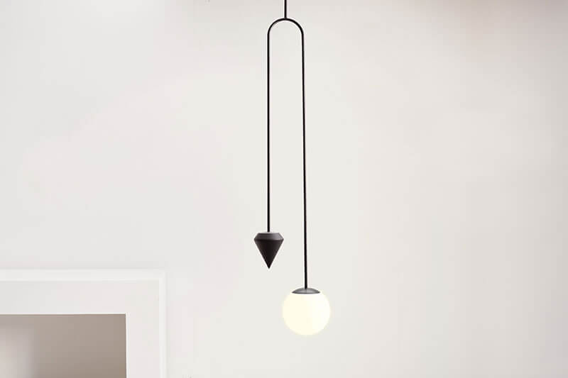 PLUMB PENDANT LIGHT LONG par Anna Karlin