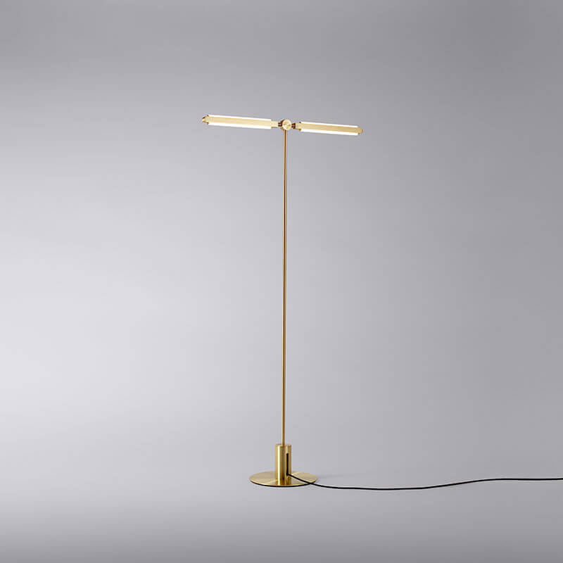 PRIS T FLOOR LAMP par Pelle