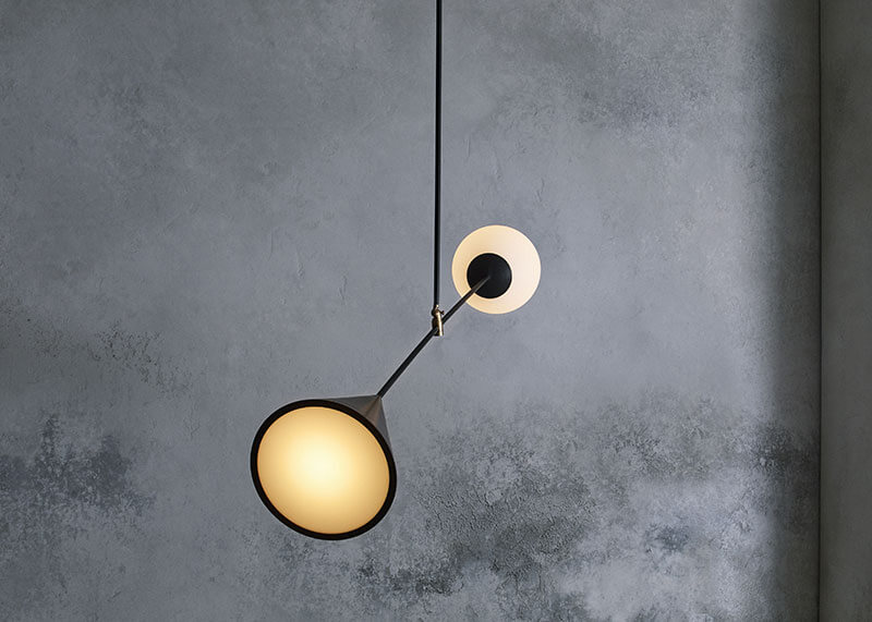 SPEAR PENDANT LIGHT LARGE par Anna Karlin