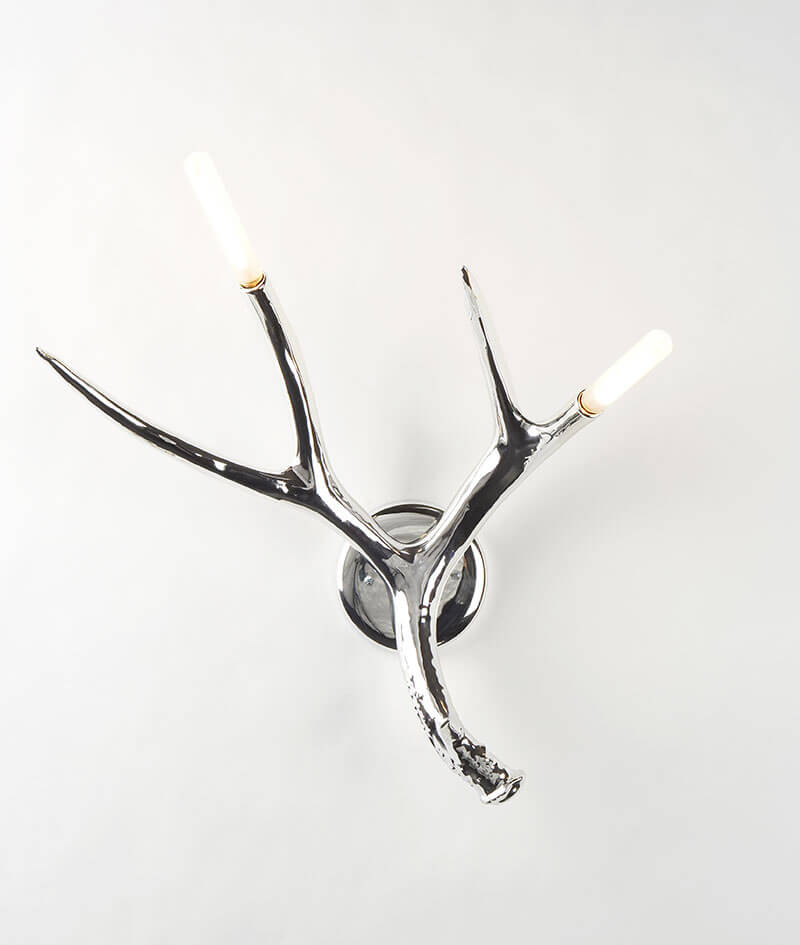 SUPERORDINATE ANTLER SCONCE par Roll & Hill