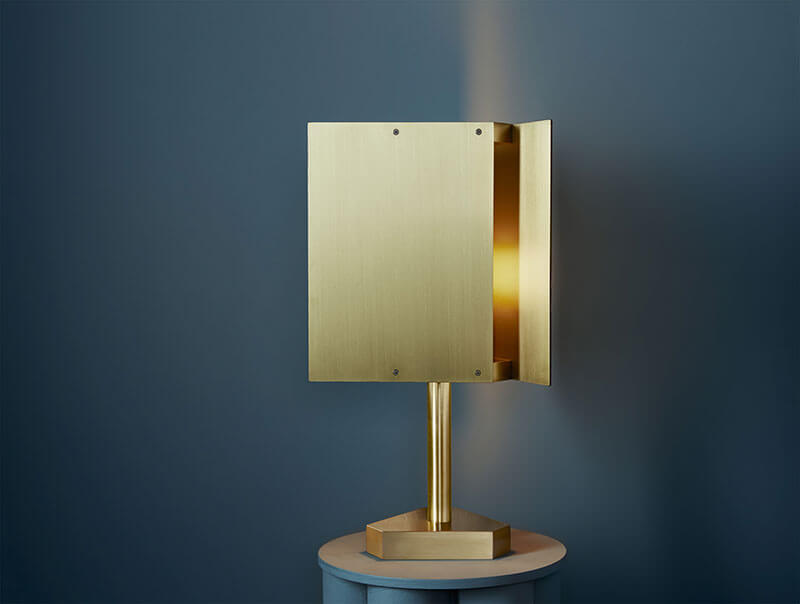 TRIPP TABLE LAMP par Pelle