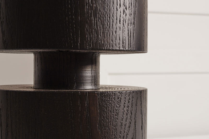 WOODEN ORIGINAL CHESS STOOLS par Anna Karlin