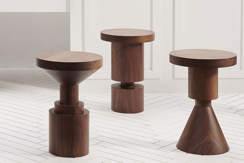 WOODEN ORIGINAL CHESS STOOLS par Anna Karlin