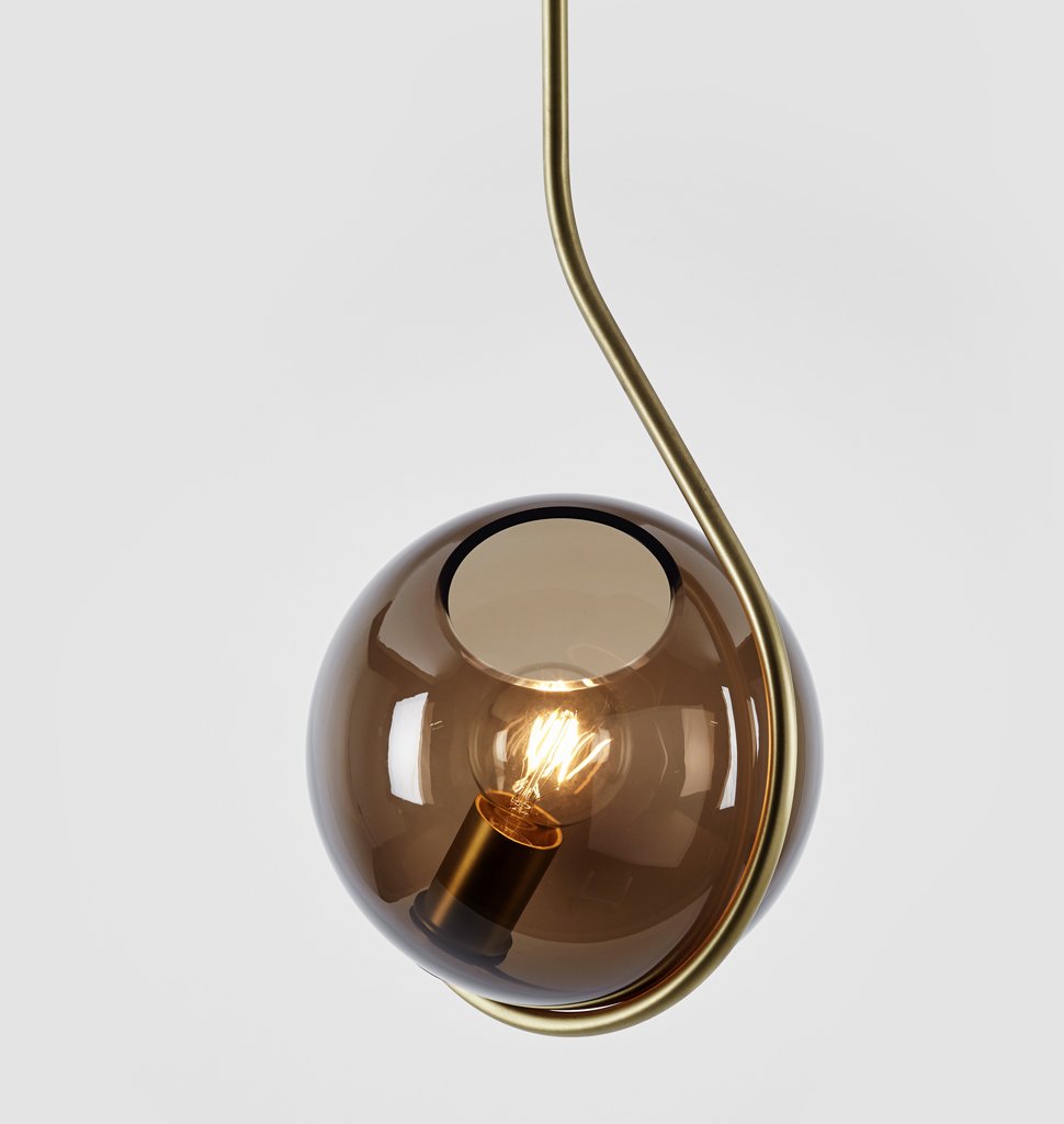 FIDDLEHEAD PENDANT par Roll & Hill