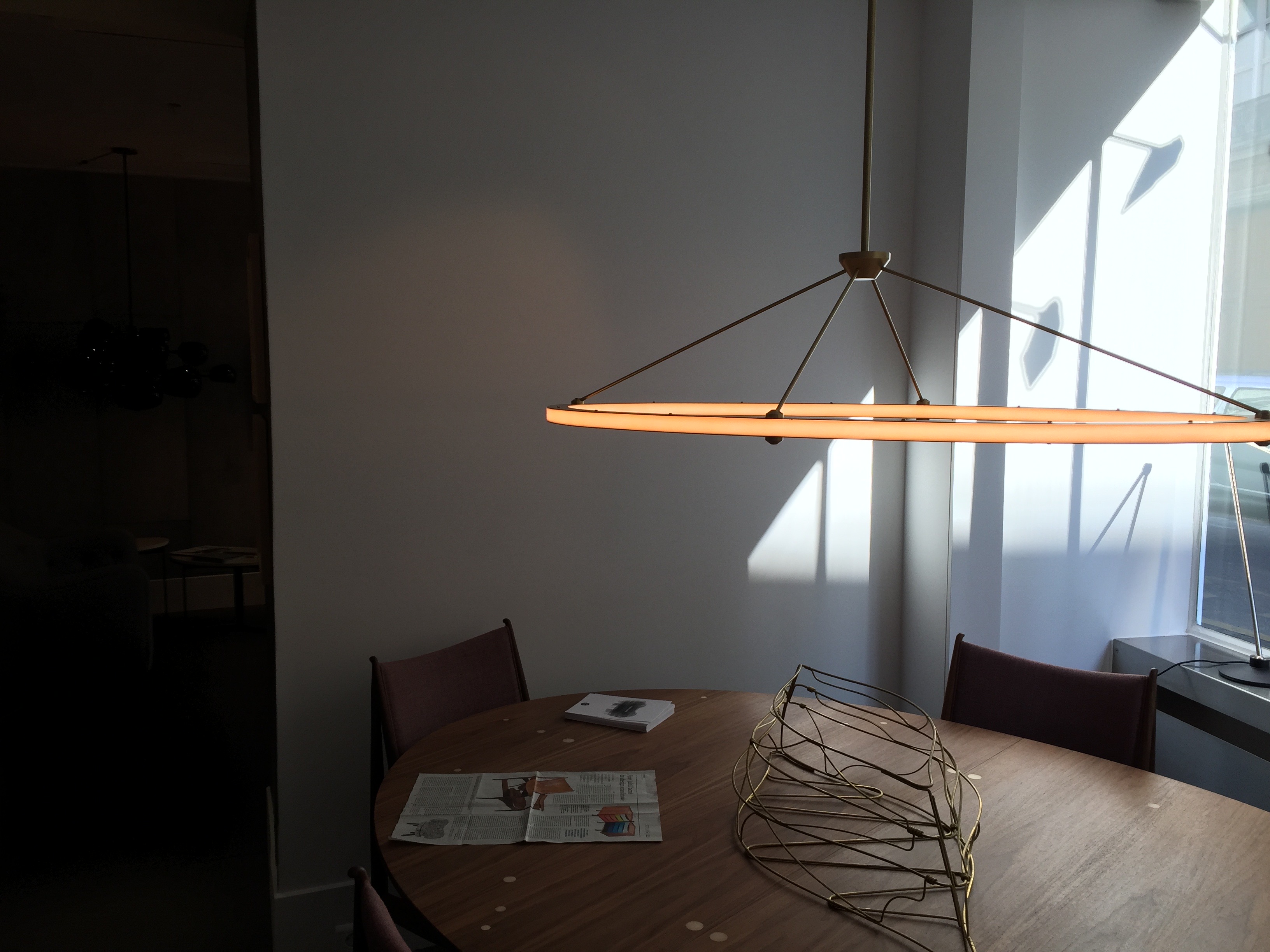 HALO OVAL PENDANT par Roll & Hill