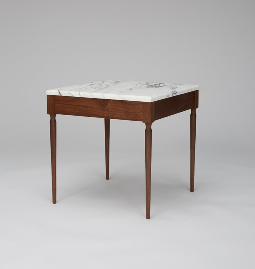 THE CAIN SIDE TABLE par Roll & Hill