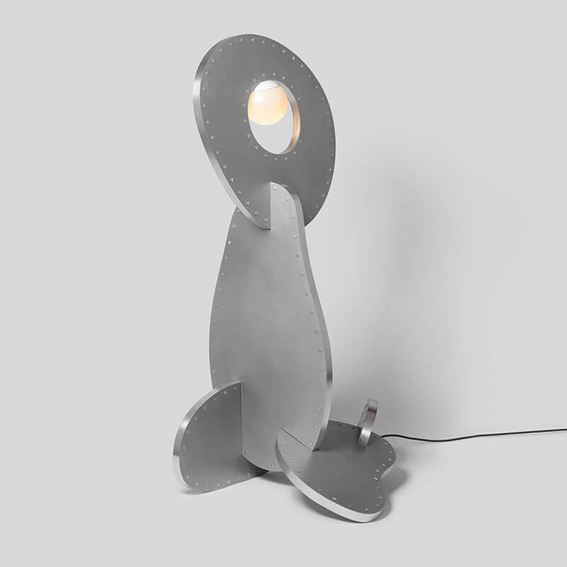 PEBBLE FLOOR LAMP par Rosie Li